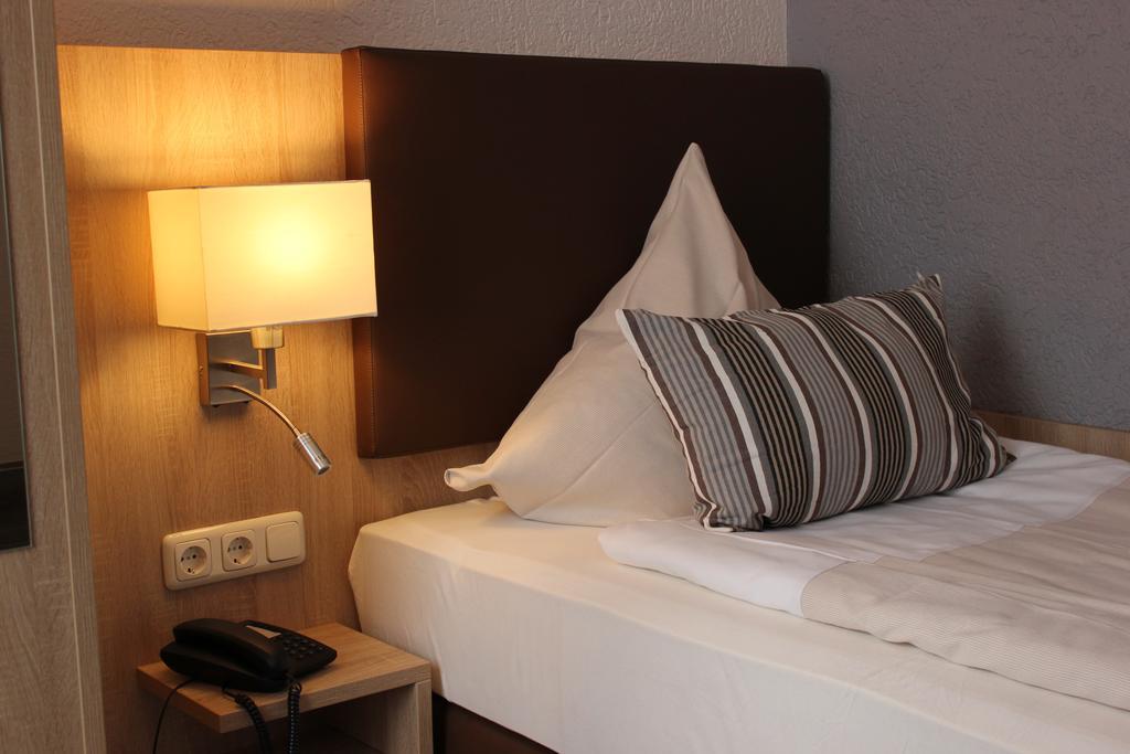 Hotel Restaurant Kromberg Ремшейд Номер фото