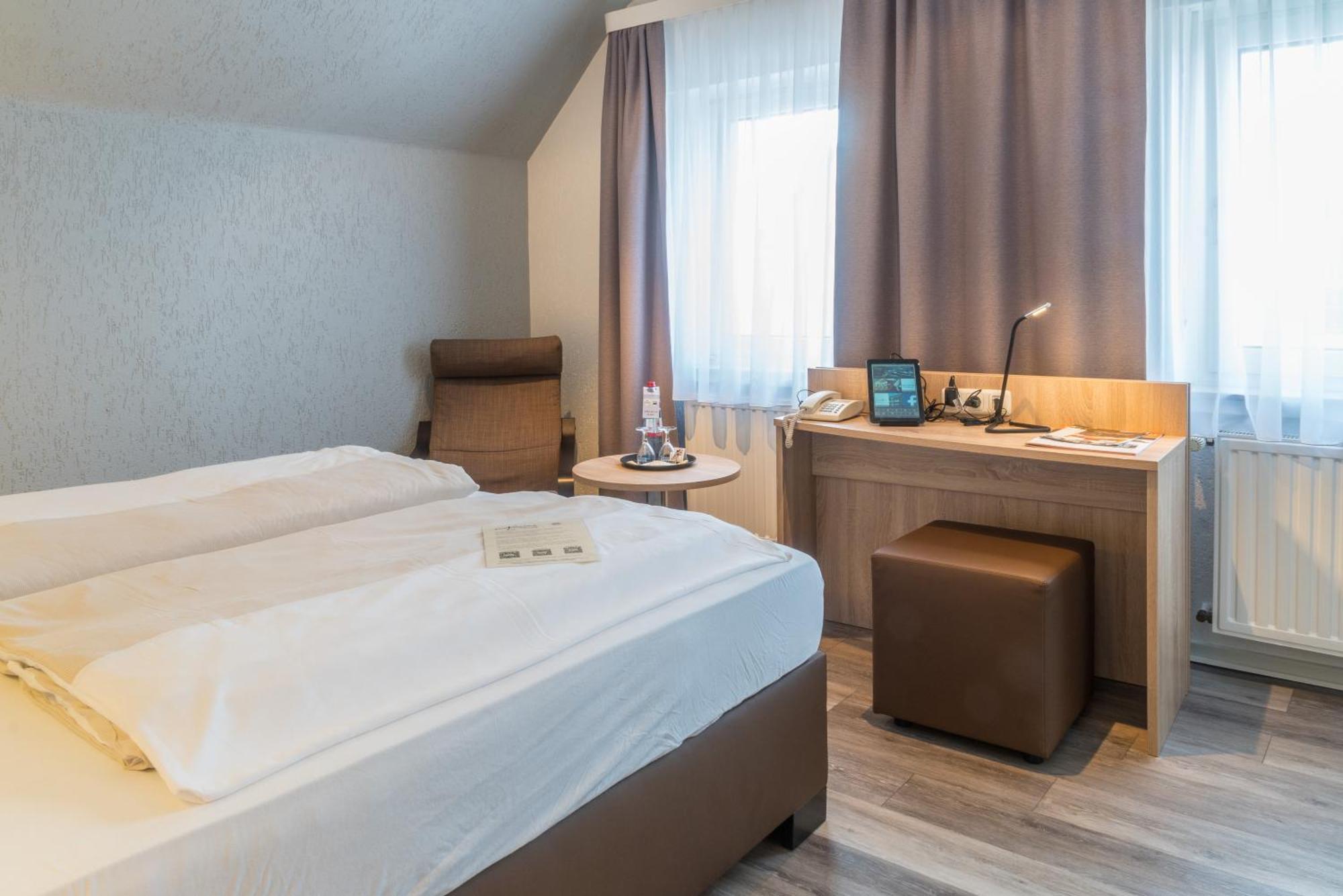 Hotel Restaurant Kromberg Ремшейд Экстерьер фото