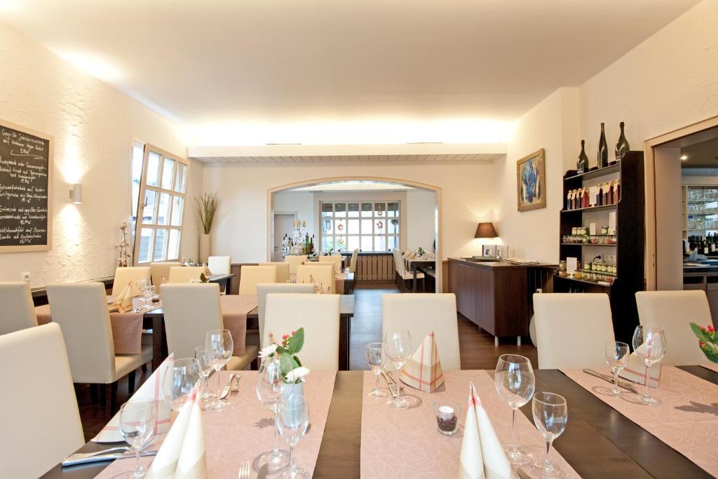 Hotel Restaurant Kromberg Ремшейд Экстерьер фото